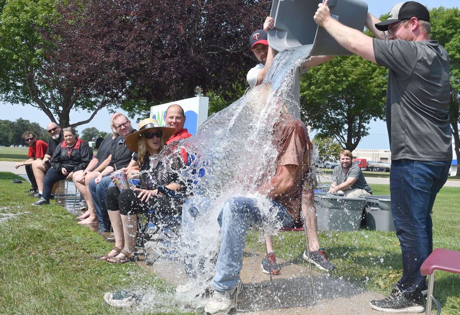 Navitor ice bucket